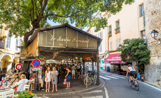 Halle du marché couvert à Antibes