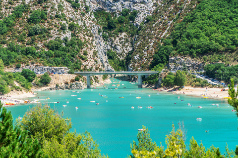Vue sur le lac de Sainte-Croix