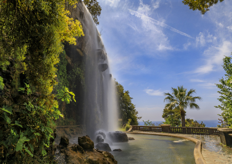 Cascade à Castle Hill ou Colline du Château à Nice, Sud de la France