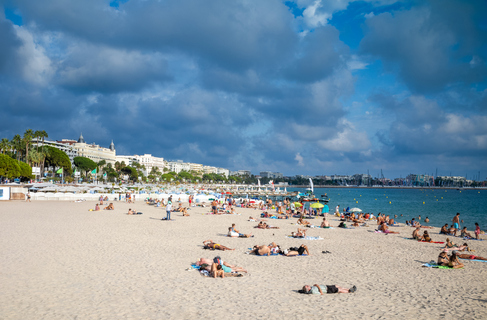 Plage publique de Zamenhof, Cannes, France