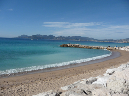 Belle plage à Cannes, France