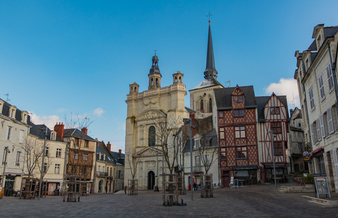 Place Saint-Pierre II à Saumur