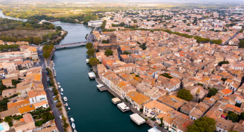 Vue aérienne de la ville d'Agde