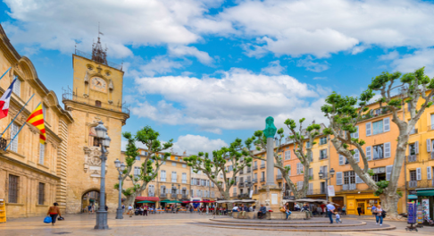 place centrale d’Aix en provence à l’hôtel de ville