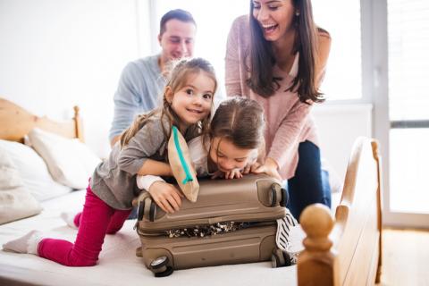 Famille preparation valise 