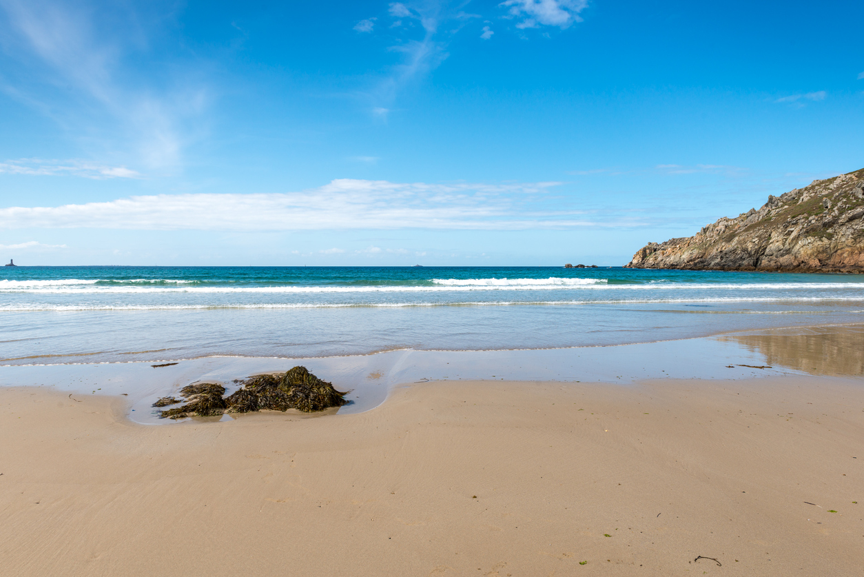 Du train à la plage : avec OUIGO, les meilleurs spots de surfs de France ! 