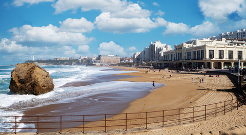 
<span>Les 5 plus belles plages de *Biarritz*</span>
