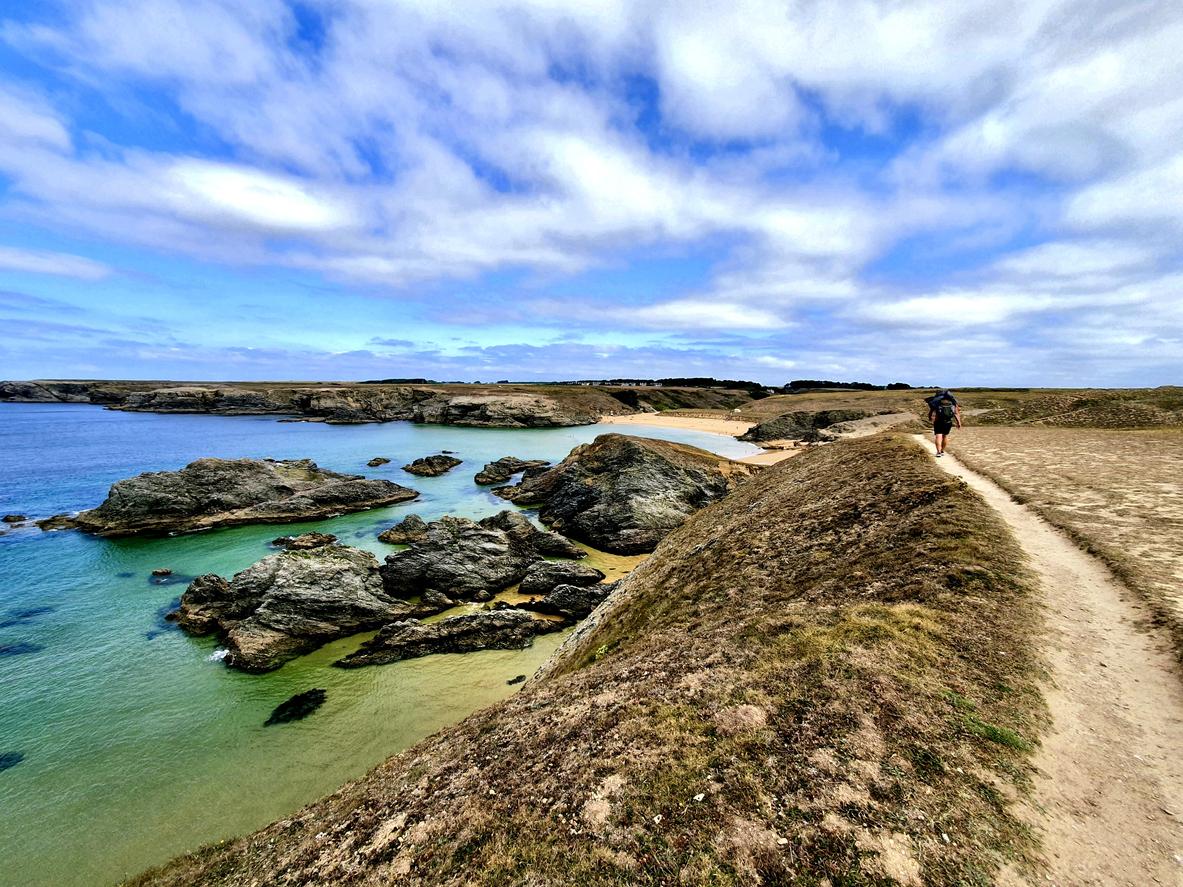 Randonnées en Bretagne : découvrez le sentier des Douaniers, et bien plus !