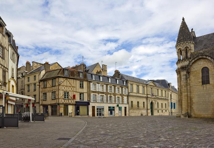 Visiter Poitiers en 1 jour : les incontournables à ne pas manquer ! 